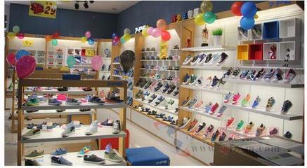 七波輝終端革新 鄭州開(kāi)啟多店復(fù)制新階段，引領(lǐng)鞋服零售轉(zhuǎn)型